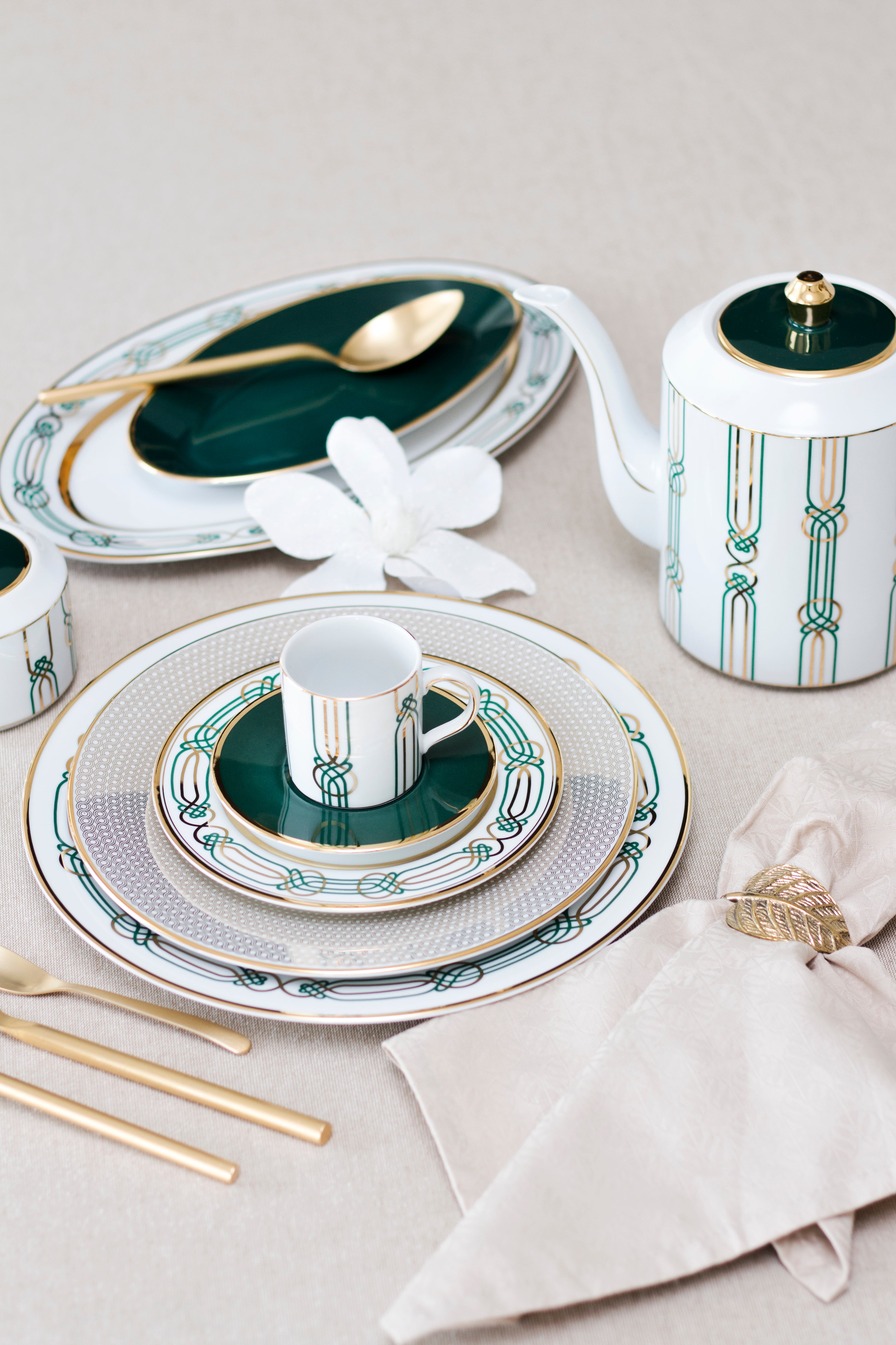 Casanoi Liberty 11 Piece Gift Set Tea Service For 4