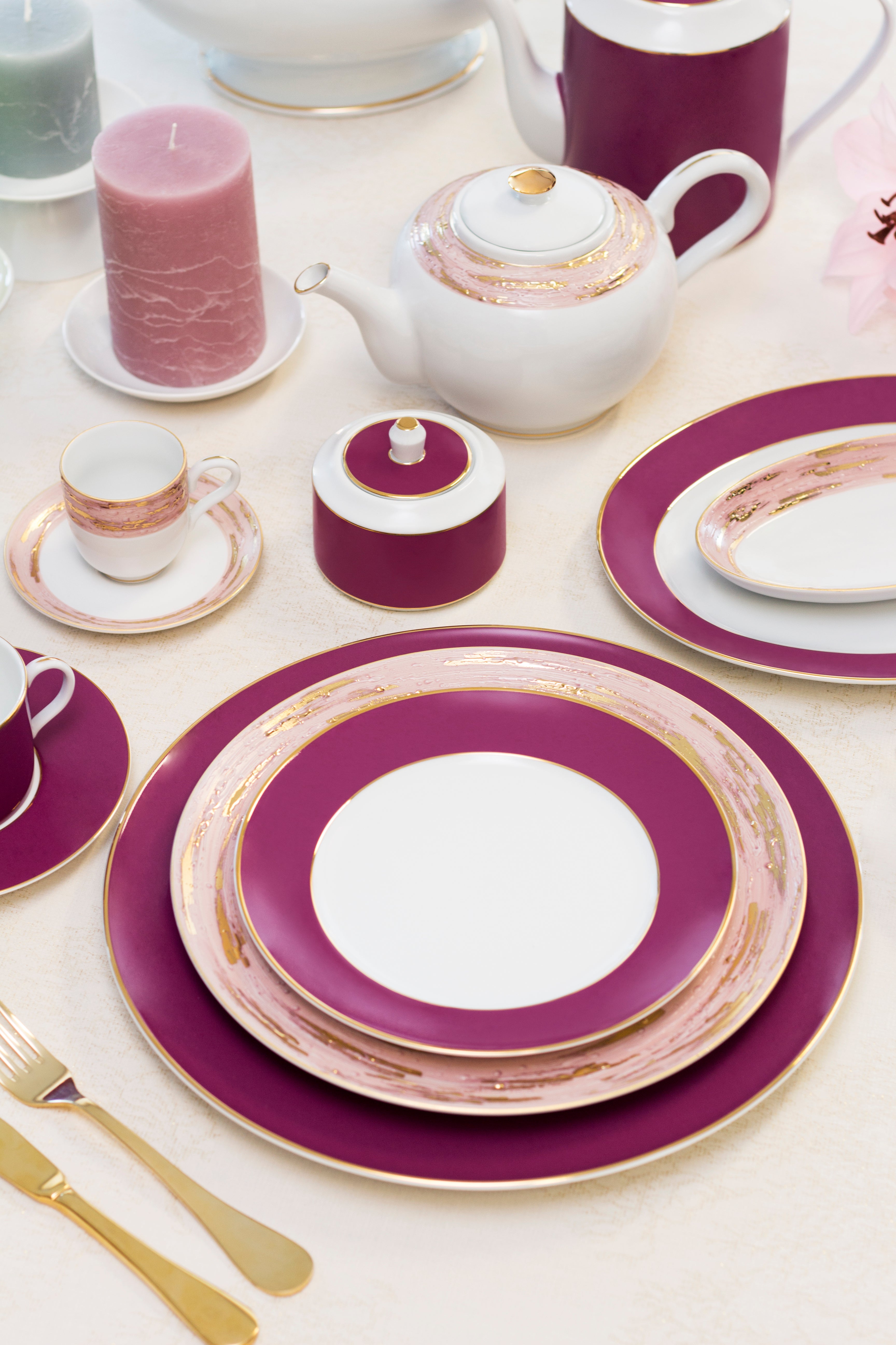 Casanoi Violet Dinner Plate