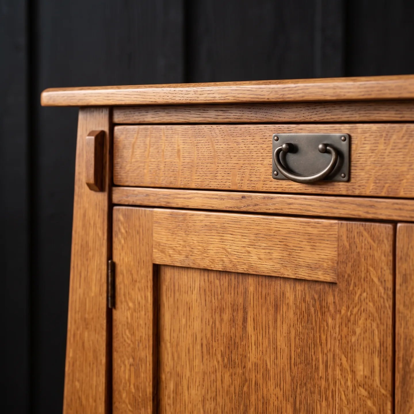 Trend Manor Bungalow 3 Door Console Solid Oak