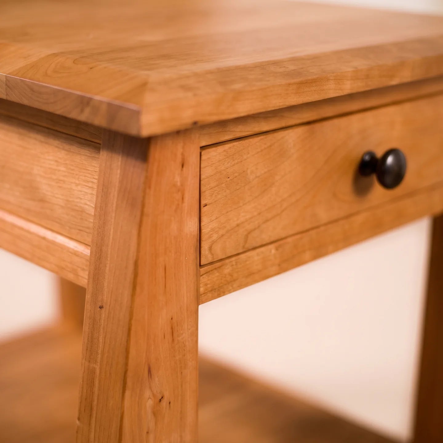 Trend Manor Solid Cherry End Table With Wenge Inlay Heirloom Quality 7 Step Finish 2521 Nutmeg
